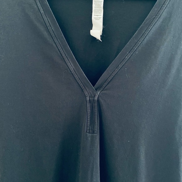 lululemon athletica Midnight Blue V-Neck Tunic - Picture 4 of 9